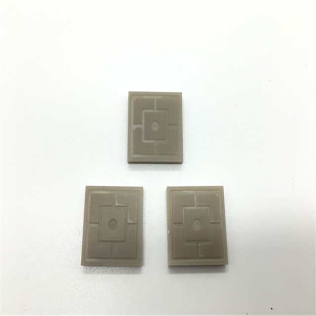 aluminum nitride ceramic substrates and alumina ceramic substrates