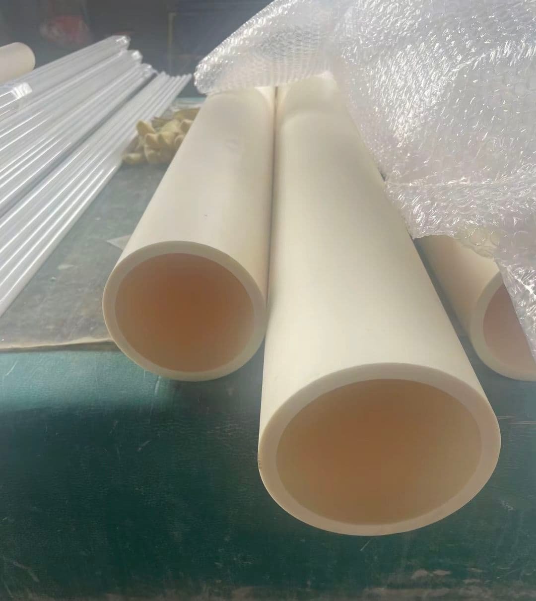 Metallized alumina ceramic tubes