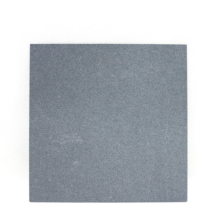 Porous technical ceramic plate for filtration and fluid control